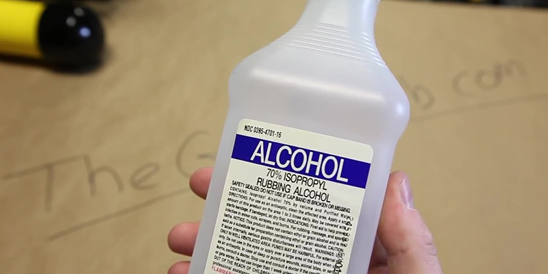 cách tẩy vết mực trên túi da