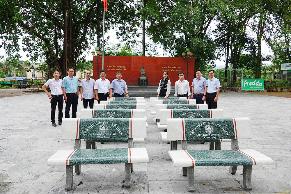 quà tặng kỷ niệm họp lớp